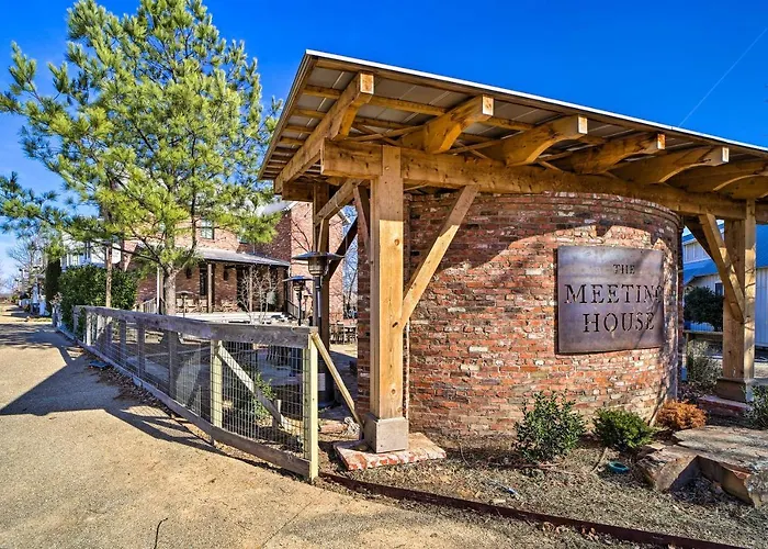 Cozy Carlton Landing Home - Near Lake Eufaula