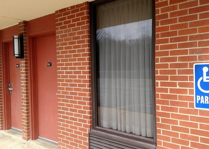 Super 8 By Wyndham Atoka